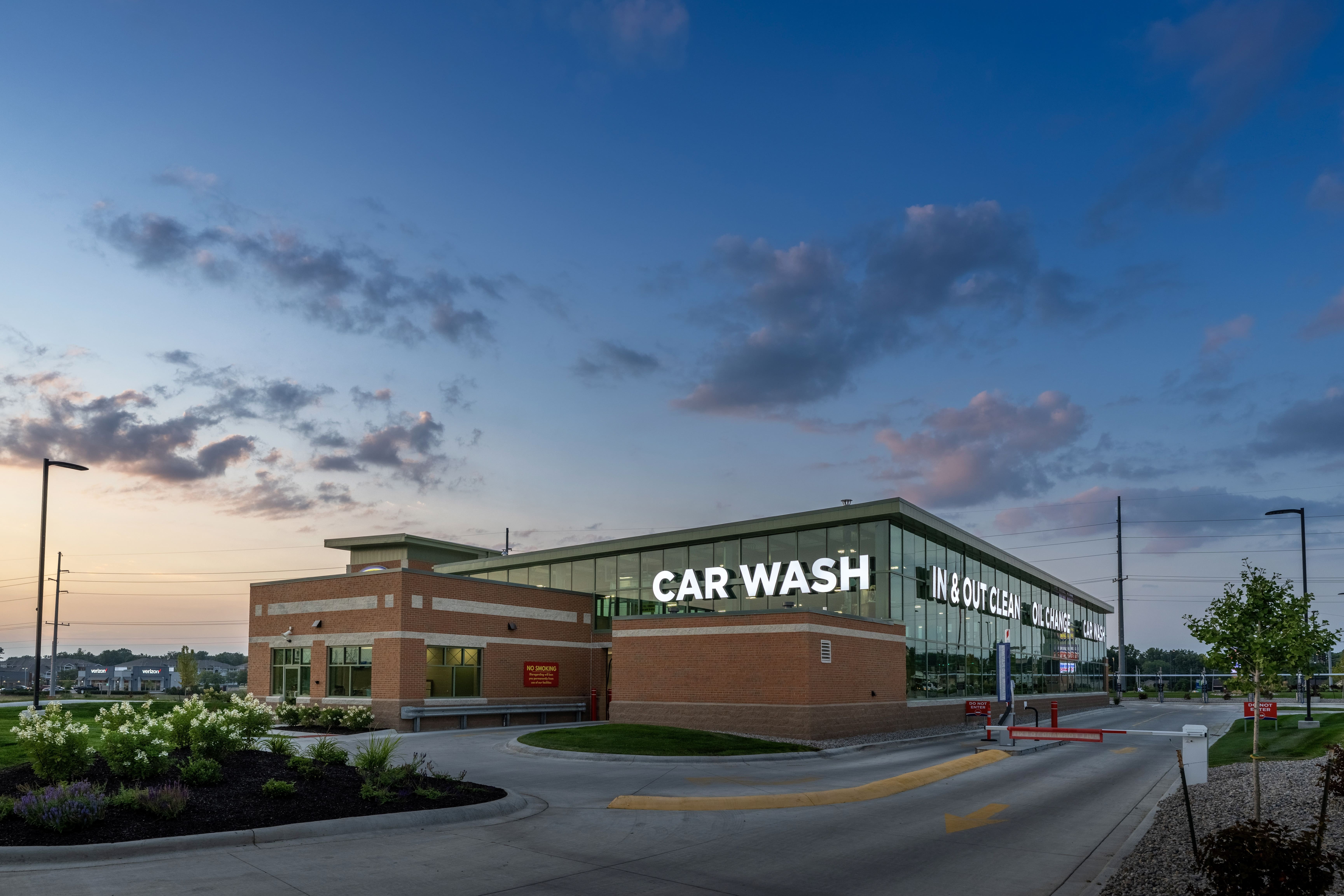 Dupont Car Wash Entry View